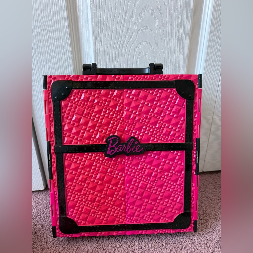 Barbie Set - Closet, Shoes & Other Accessories